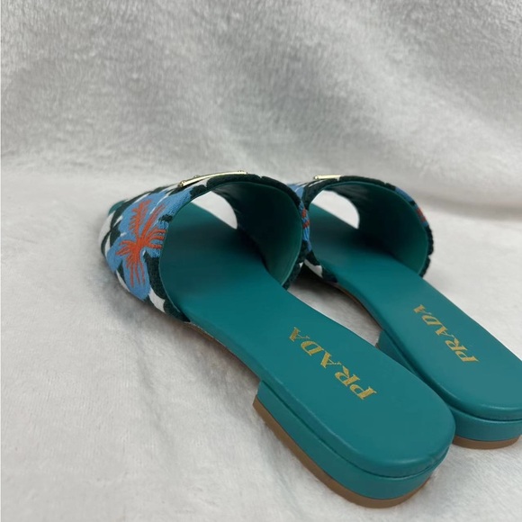 Beautiful flat slippers prada - Picture 5 of 5